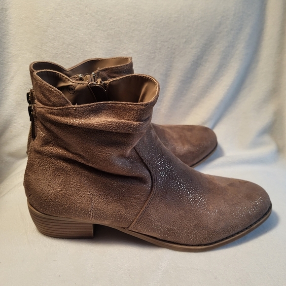 Not Rated gold/brown heeled ankle boot - Picture 4 of 9